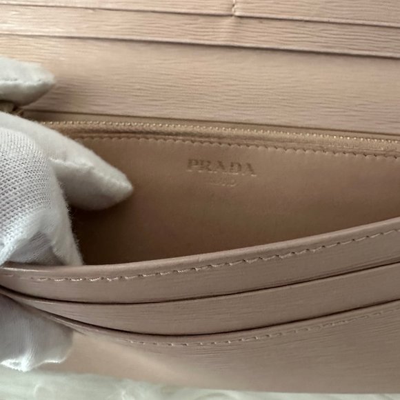 🔥🔥Authentic Prada Vitello Leather Continental Flap Wallet - Full Inclusion!! - Picture 11 of 17